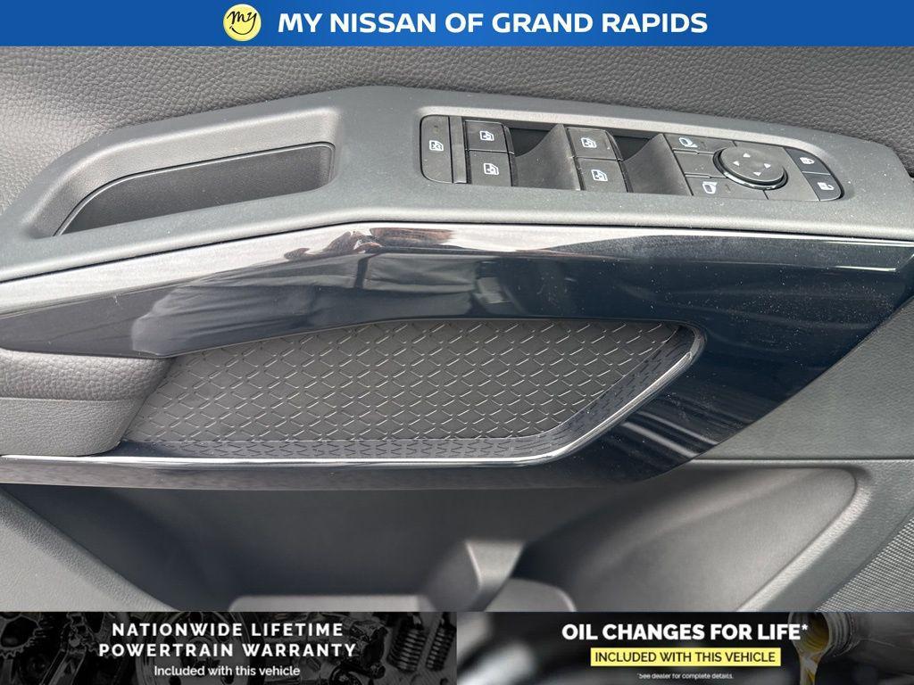 new 2025 Nissan Pathfinder car, priced at $36,713