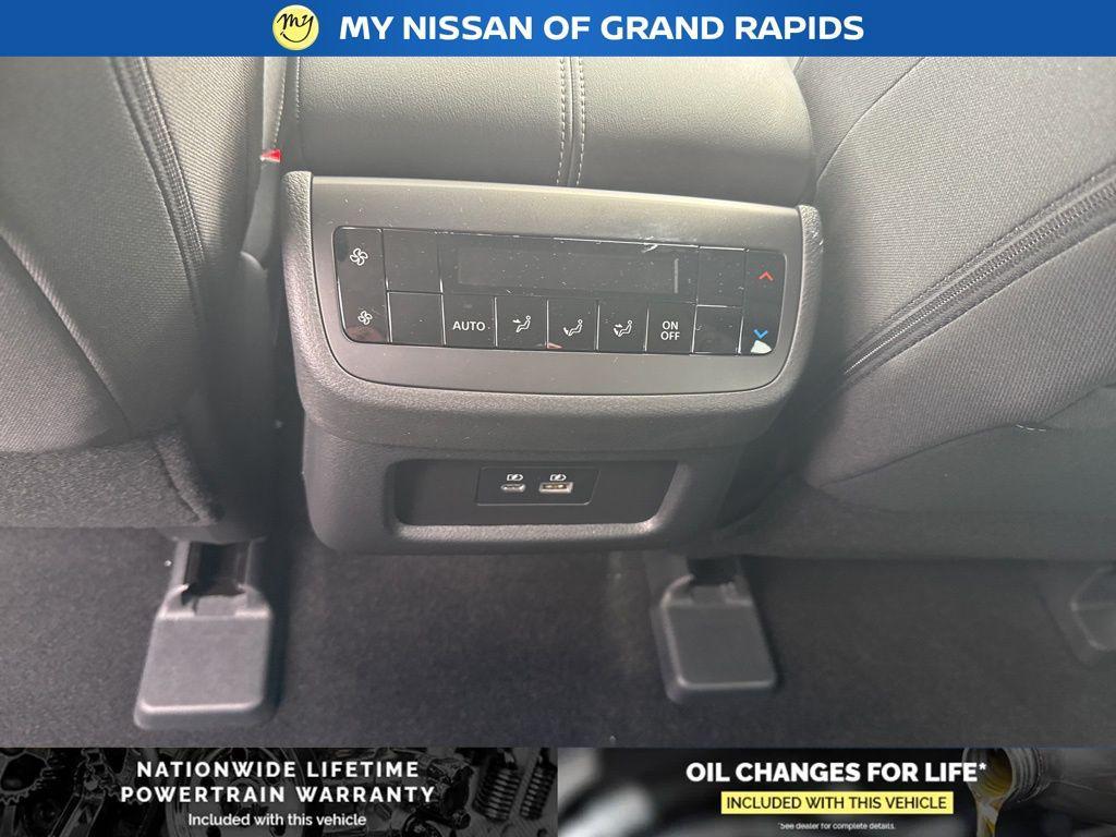 new 2025 Nissan Pathfinder car, priced at $36,713