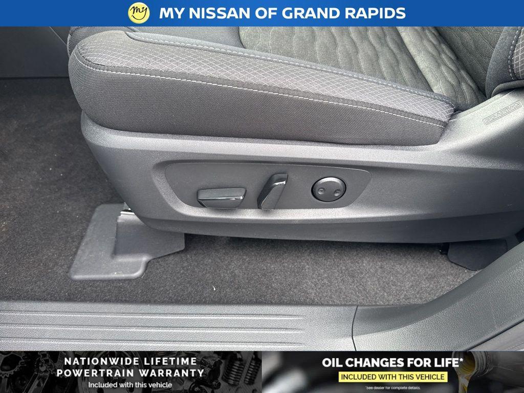 new 2025 Nissan Pathfinder car, priced at $36,713