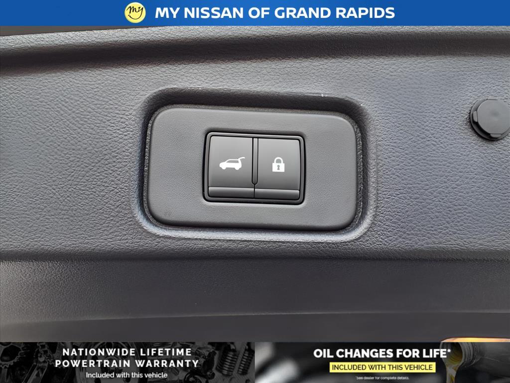new 2025 Nissan Pathfinder car, priced at $38,171