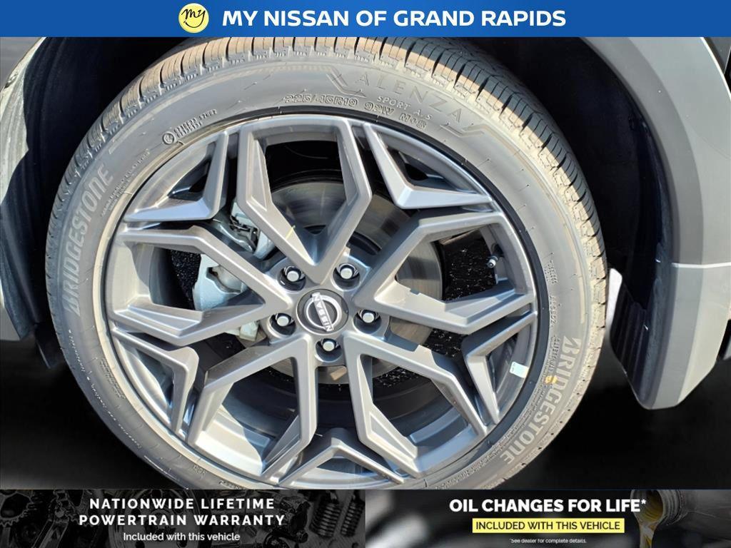 new 2025 Nissan Kicks car, priced at $27,498