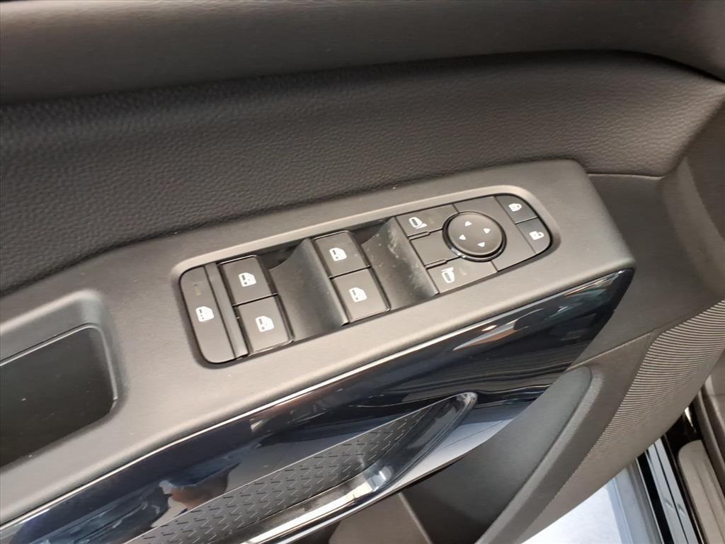 new 2025 Nissan Pathfinder car, priced at $36,671