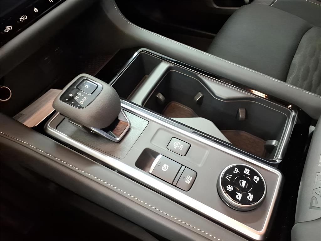 new 2025 Nissan Pathfinder car, priced at $36,671