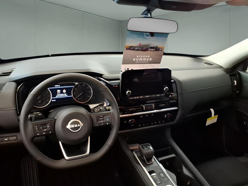 new 2025 Nissan Pathfinder car, priced at $36,671