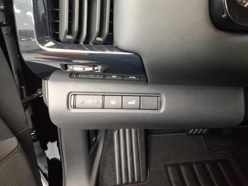 new 2025 Nissan Pathfinder car, priced at $36,671