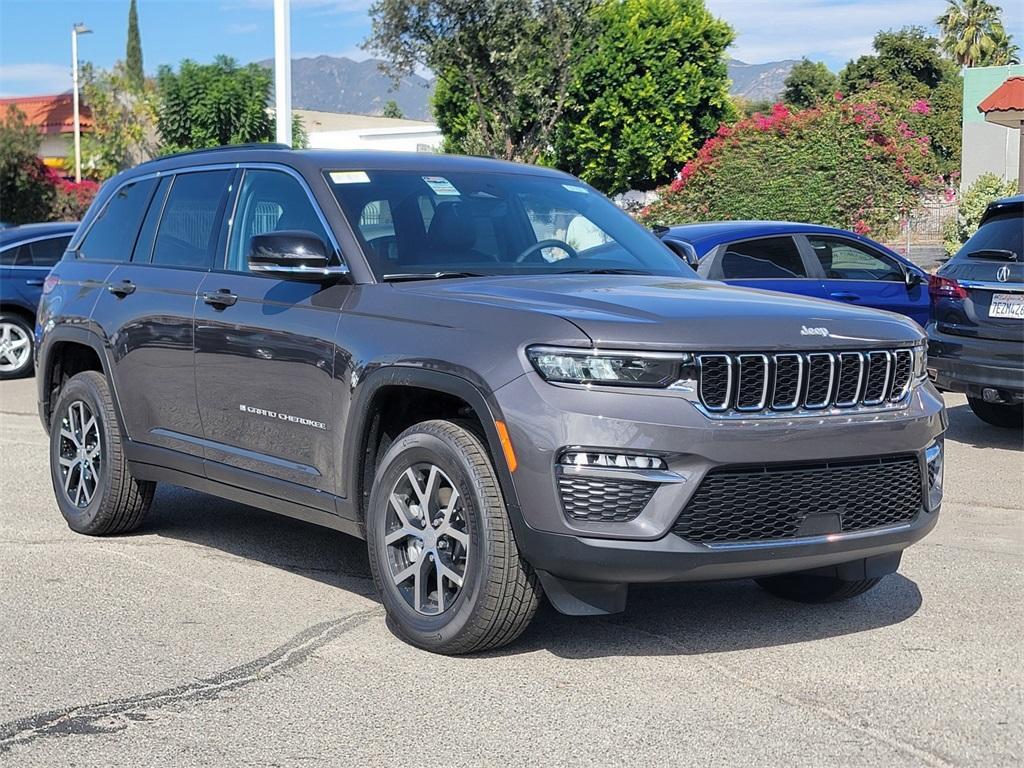new 2025 Jeep Grand Cherokee car, priced at $42,245