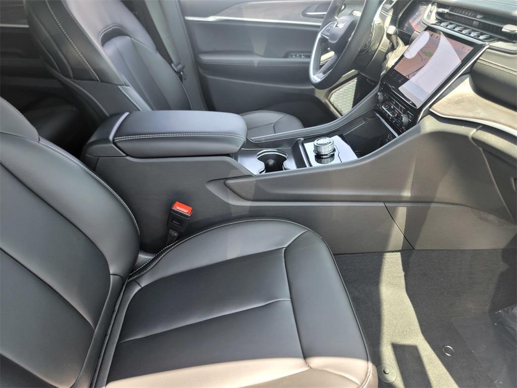 new 2025 Jeep Grand Cherokee L car, priced at $43,958