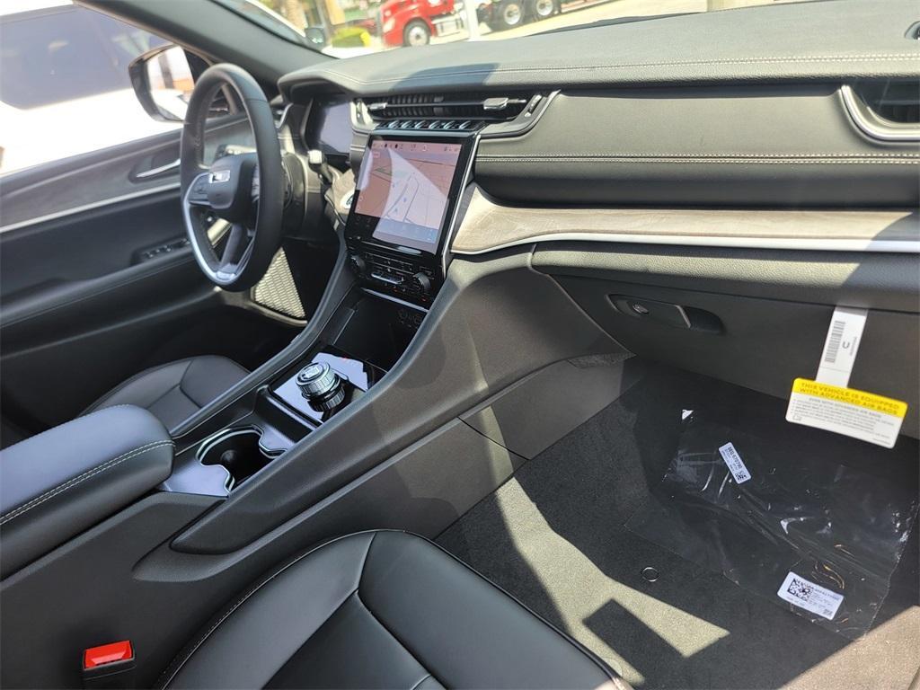 new 2025 Jeep Grand Cherokee L car, priced at $43,958
