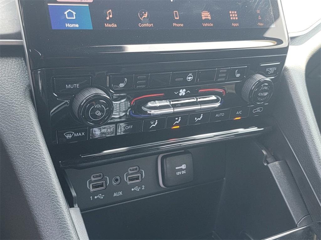 new 2025 Jeep Grand Cherokee L car, priced at $43,958