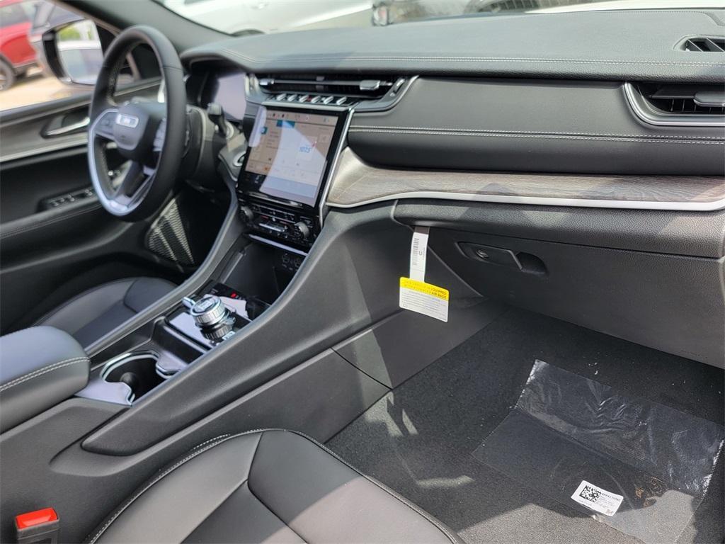new 2025 Jeep Grand Cherokee car, priced at $47,115
