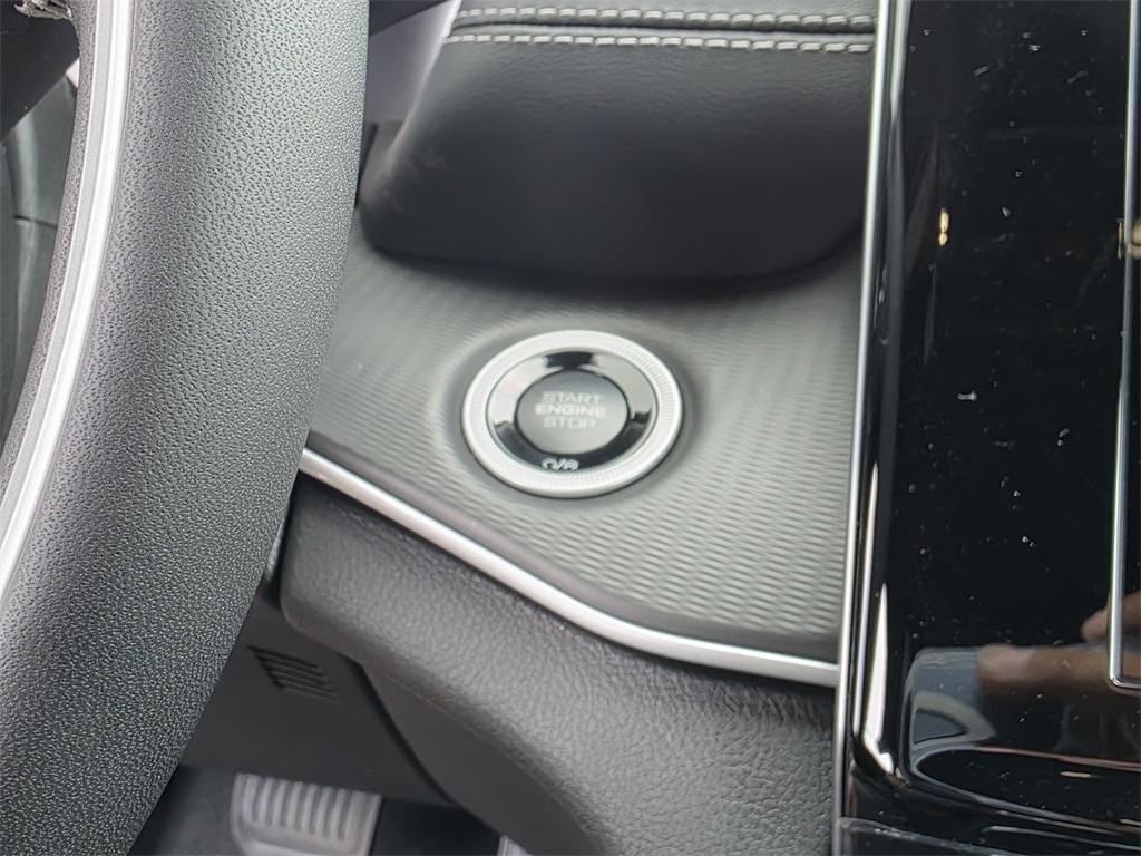 new 2025 Jeep Grand Cherokee car, priced at $34,530