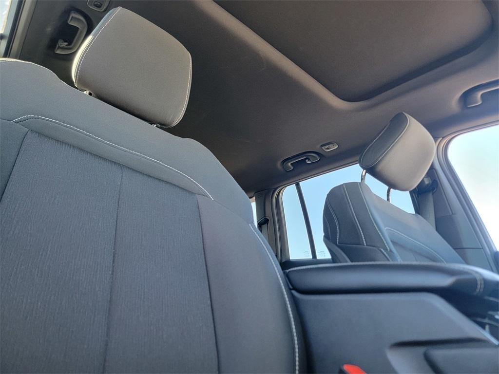 new 2025 Jeep Grand Cherokee car, priced at $32,125