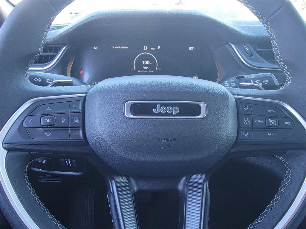 new 2025 Jeep Grand Cherokee car, priced at $32,125