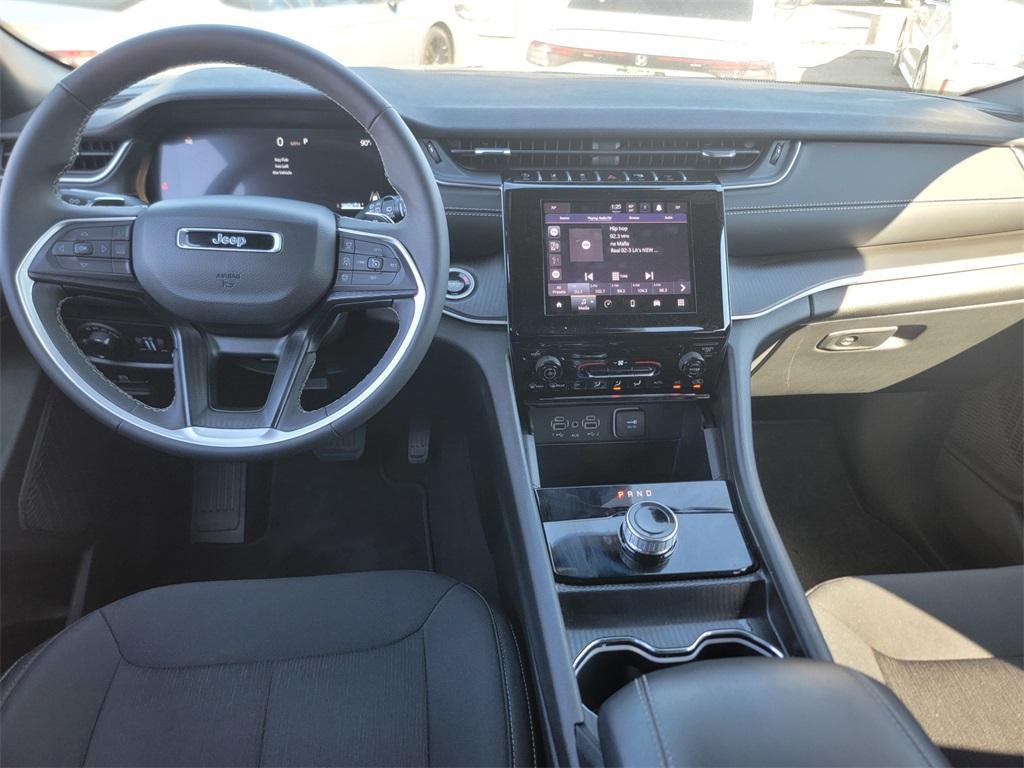 new 2025 Jeep Grand Cherokee car, priced at $32,125