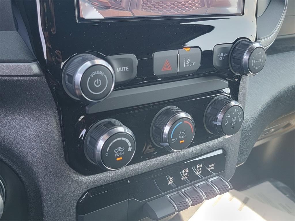 new 2025 Ram 1500 car, priced at $42,960