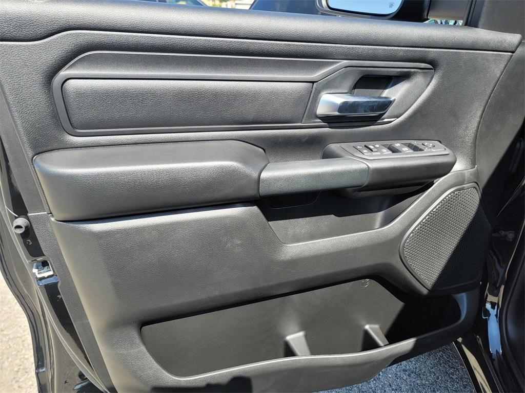 new 2025 Ram 1500 car, priced at $42,960