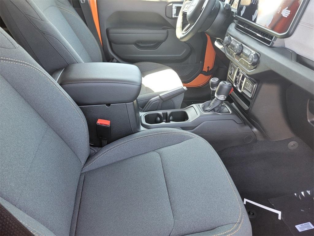 new 2025 Jeep Wrangler car, priced at $47,615