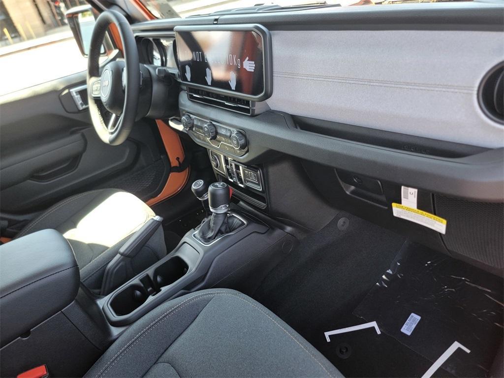 new 2025 Jeep Wrangler car, priced at $47,615