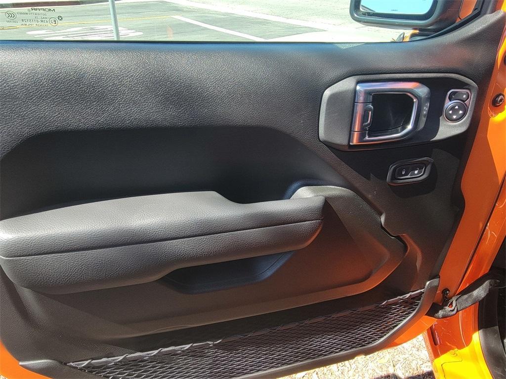 new 2025 Jeep Wrangler car, priced at $47,615