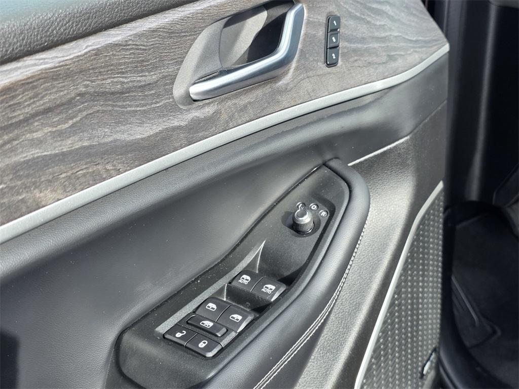 used 2021 Jeep Grand Cherokee L car, priced at $28,990