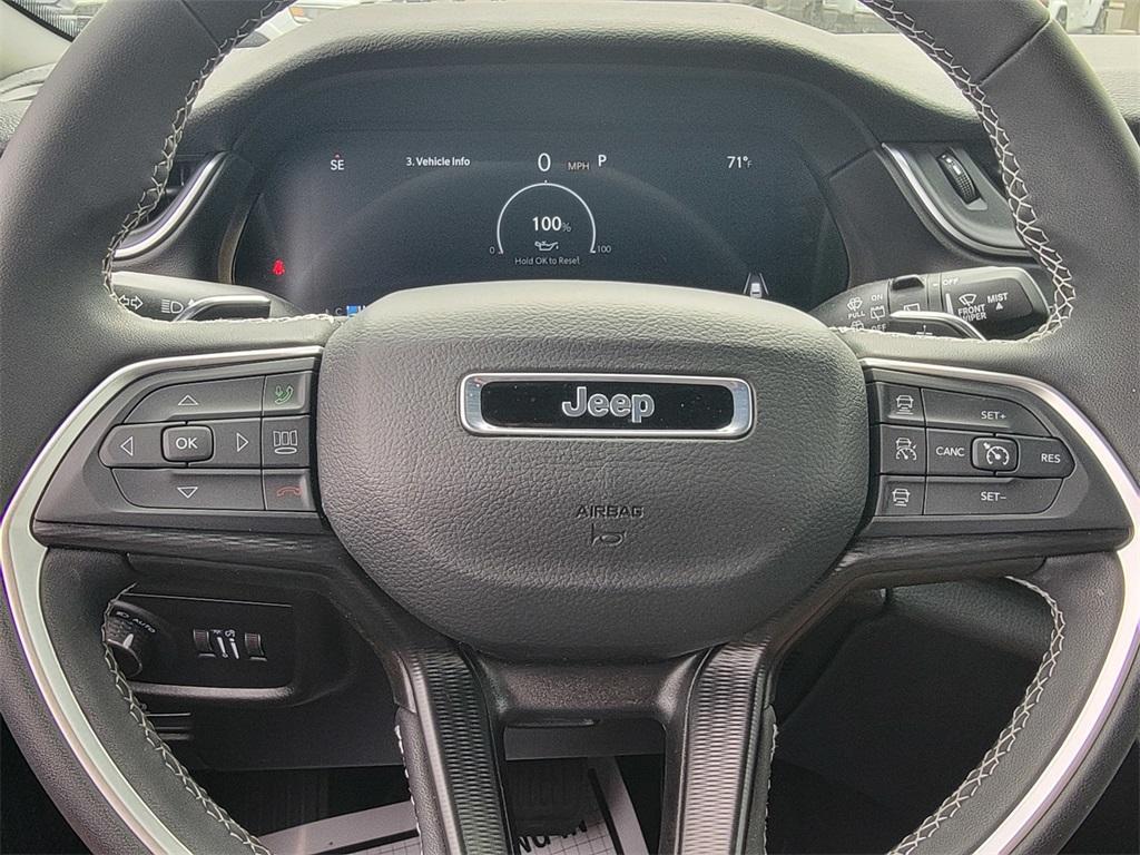 new 2025 Jeep Grand Cherokee car, priced at $31,530