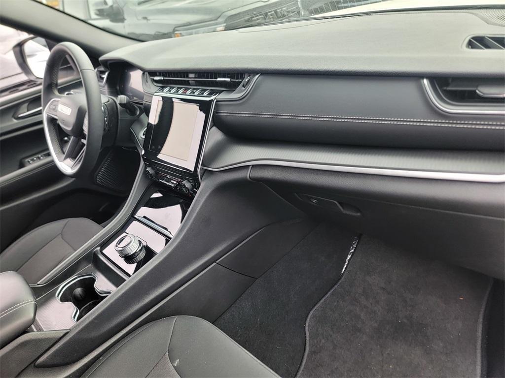 new 2025 Jeep Grand Cherokee car, priced at $31,530