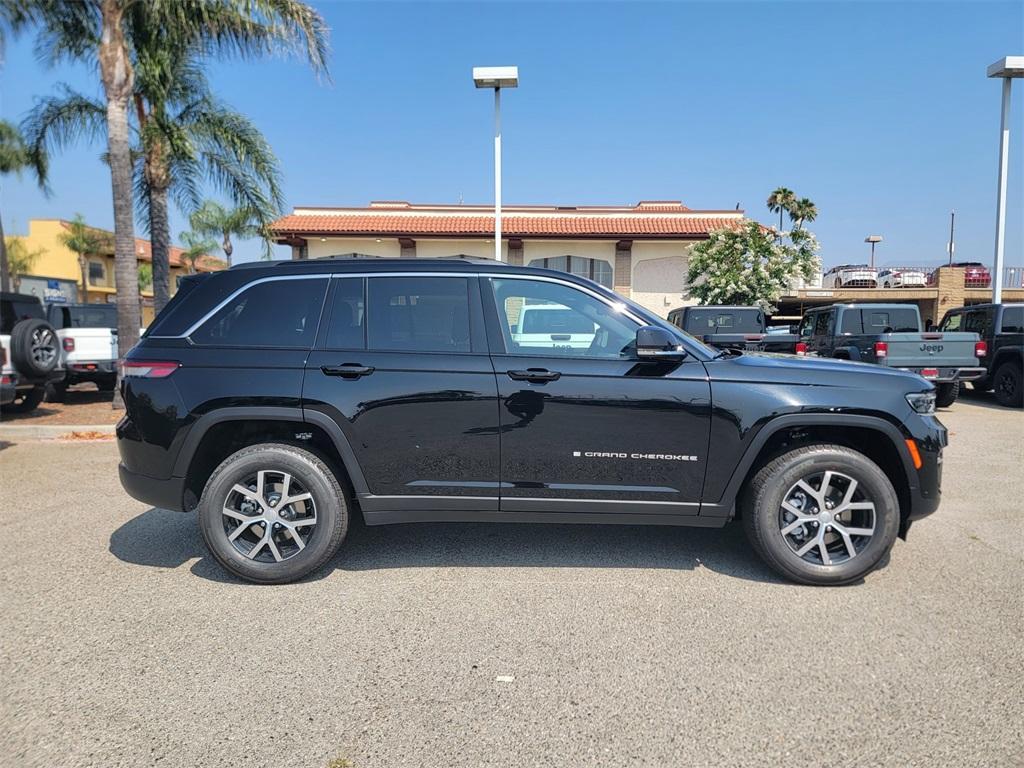 new 2025 Jeep Grand Cherokee car, priced at $46,279