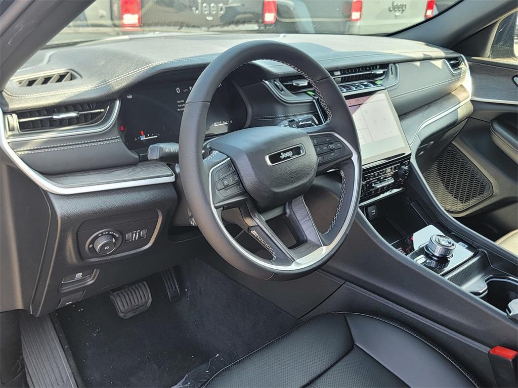 new 2025 Jeep Grand Cherokee car, priced at $46,279