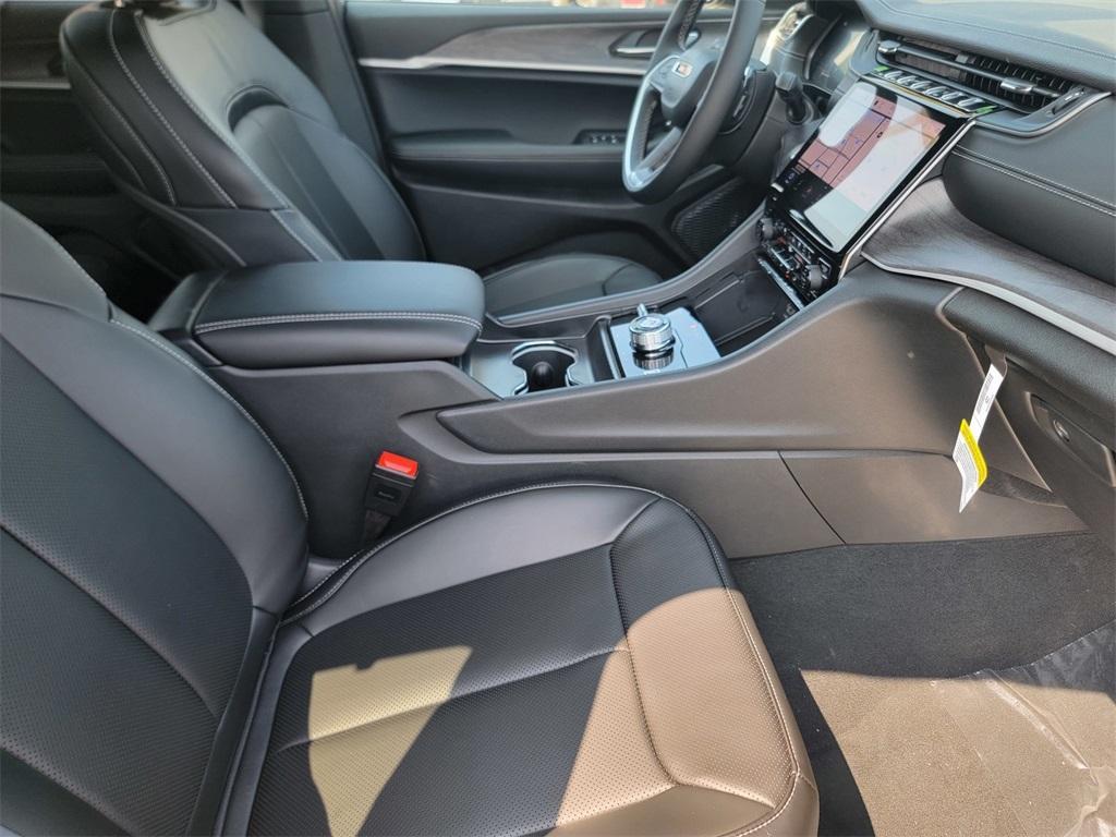 new 2025 Jeep Grand Cherokee car, priced at $46,279