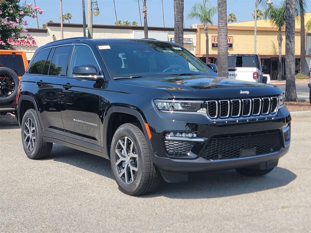 new 2025 Jeep Grand Cherokee car, priced at $46,279