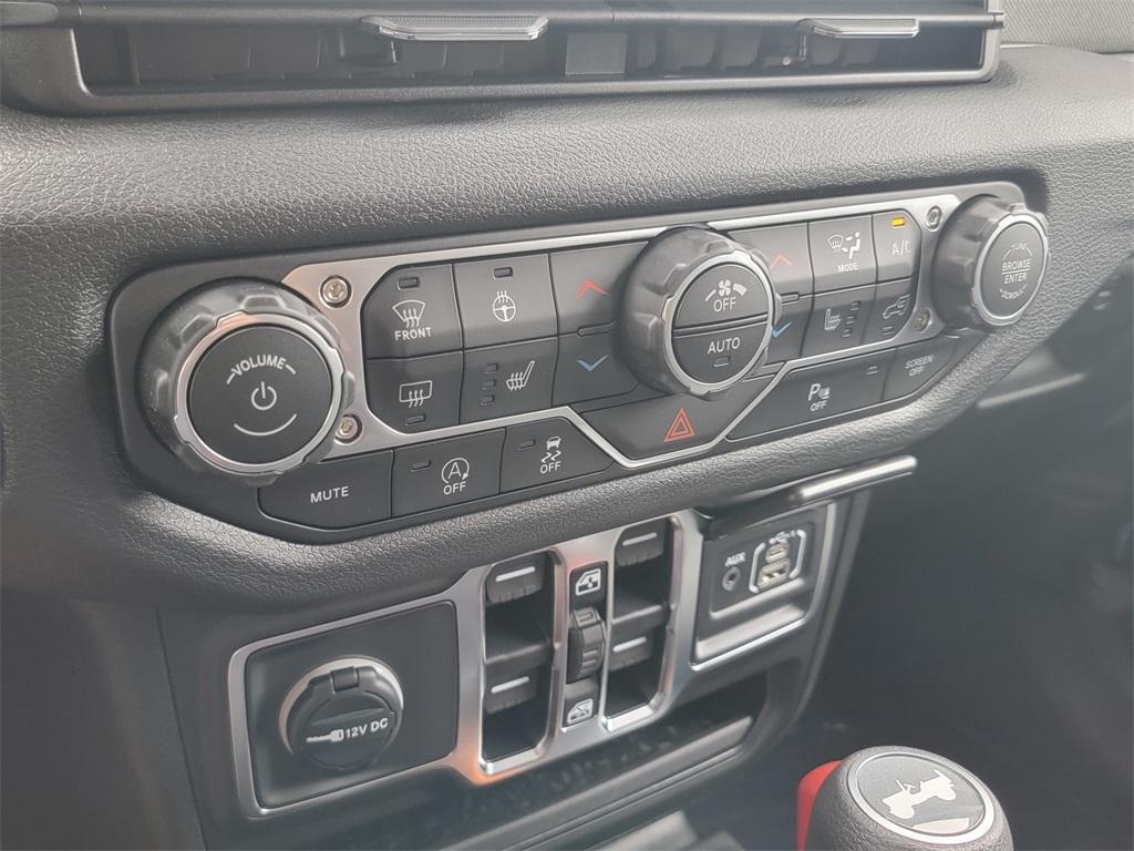 new 2025 Jeep Wrangler car, priced at $45,926