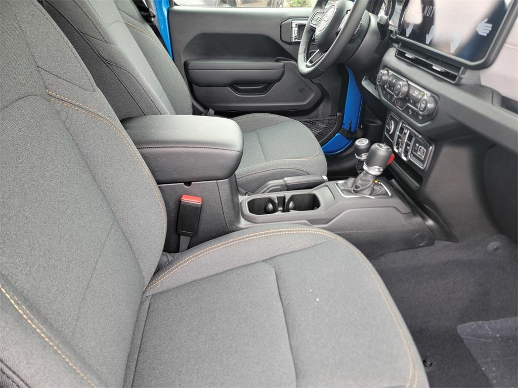 new 2025 Jeep Wrangler car, priced at $45,926
