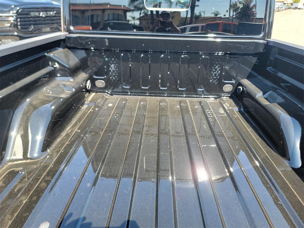 new 2025 Jeep Gladiator car, priced at $43,589