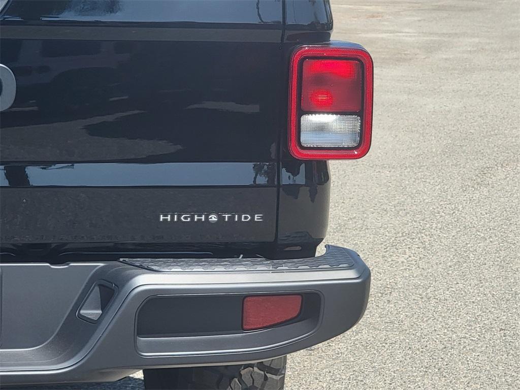 new 2025 Jeep Gladiator car, priced at $43,589