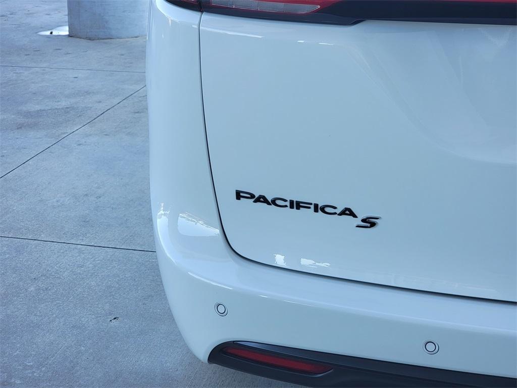 new 2023 Chrysler Pacifica car, priced at $50,185