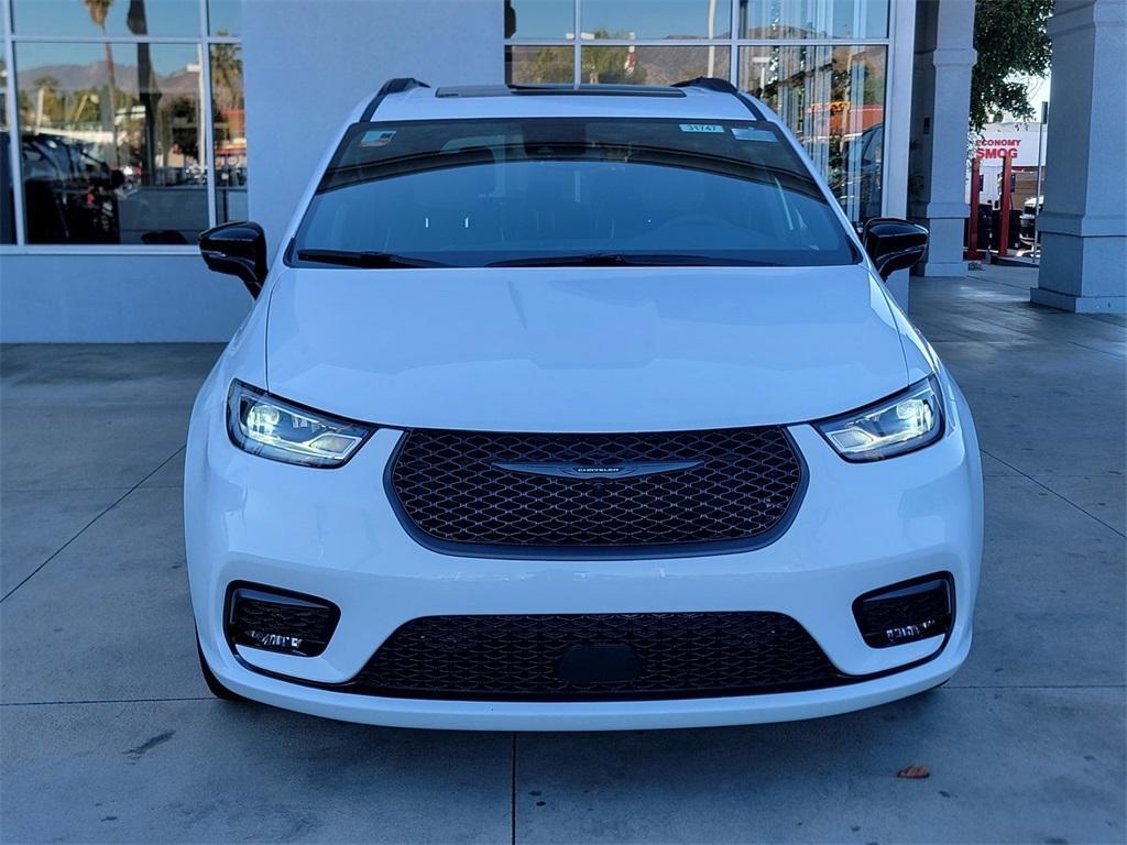 new 2023 Chrysler Pacifica car, priced at $50,185