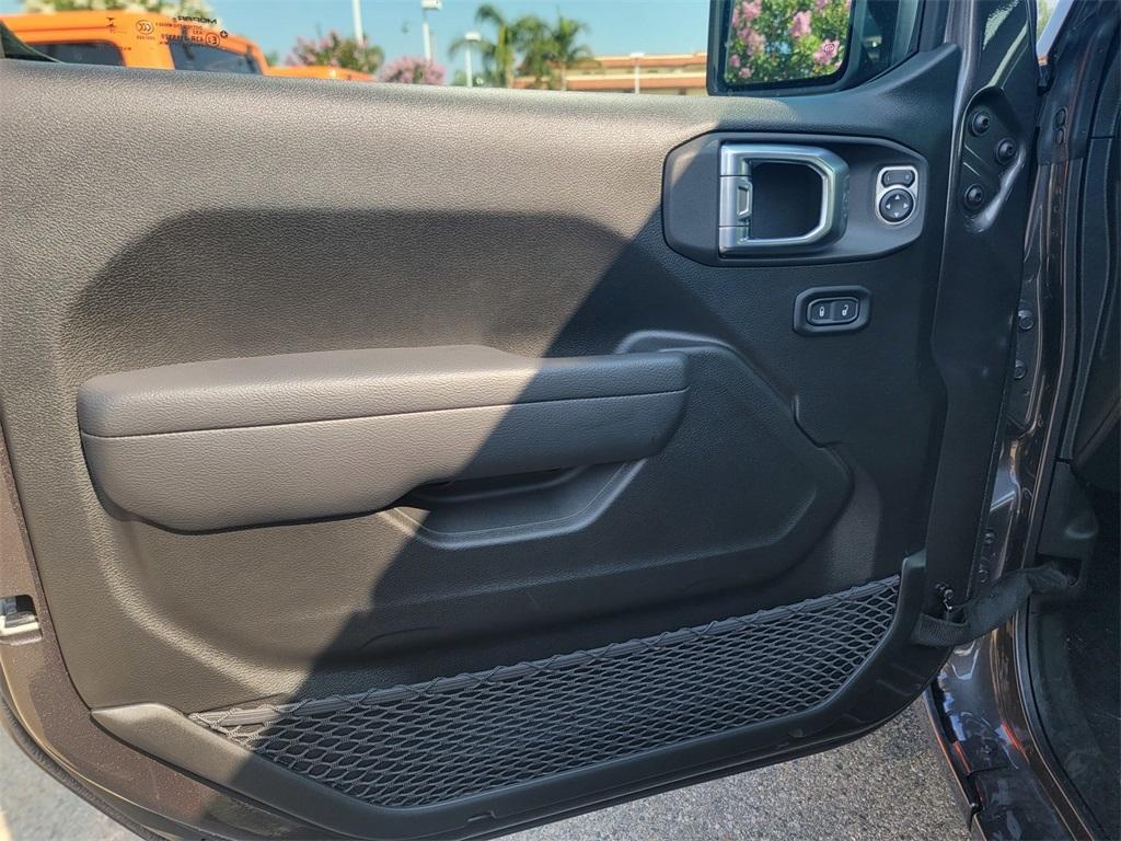 new 2025 Jeep Wrangler car, priced at $41,906