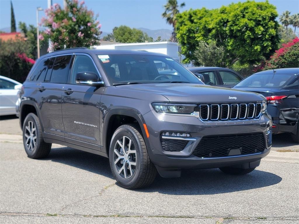 new 2025 Jeep Grand Cherokee car, priced at $46,279