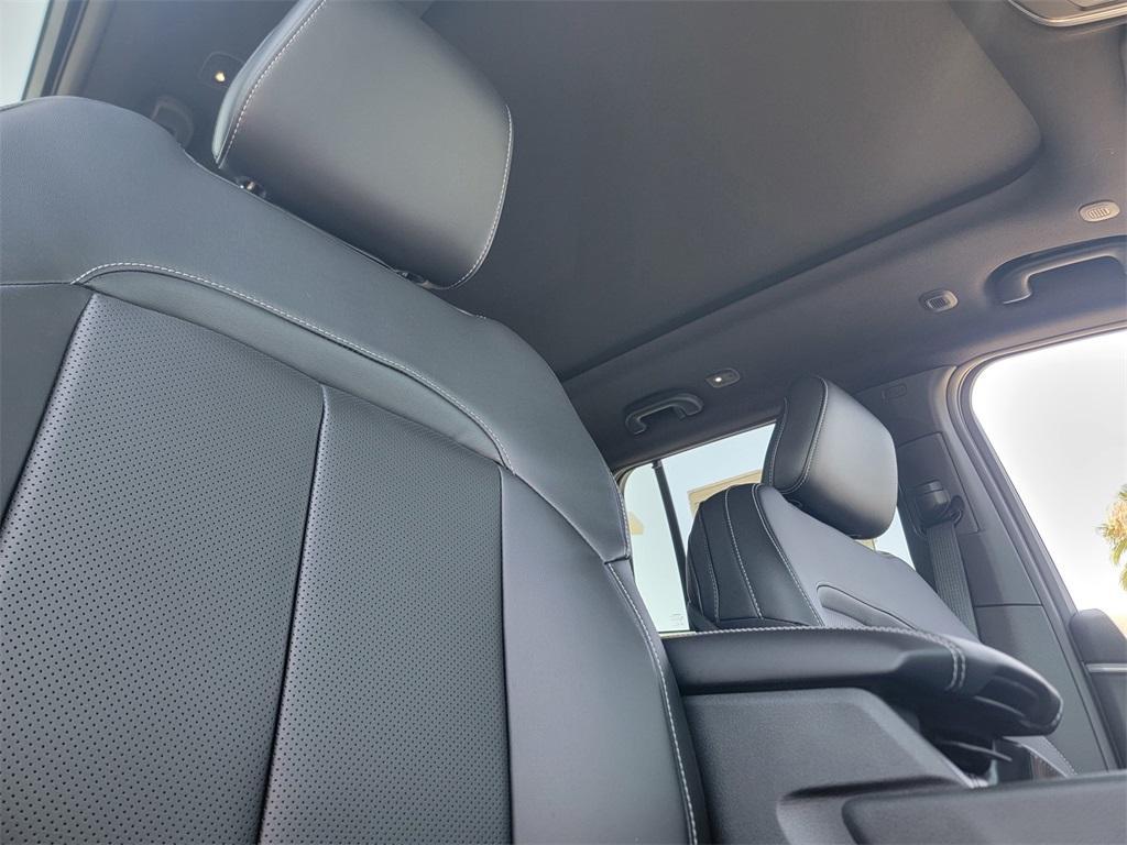 new 2025 Jeep Grand Cherokee car, priced at $46,279