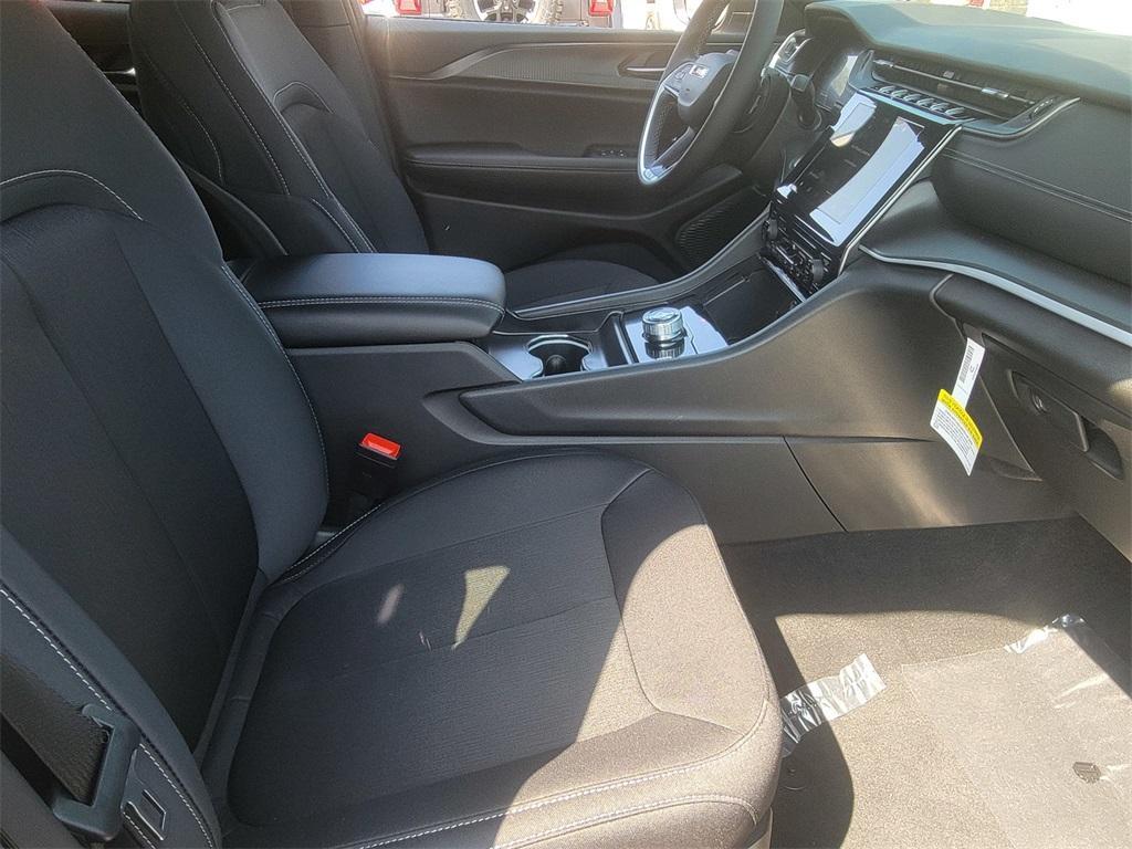 new 2025 Jeep Grand Cherokee car, priced at $36,443
