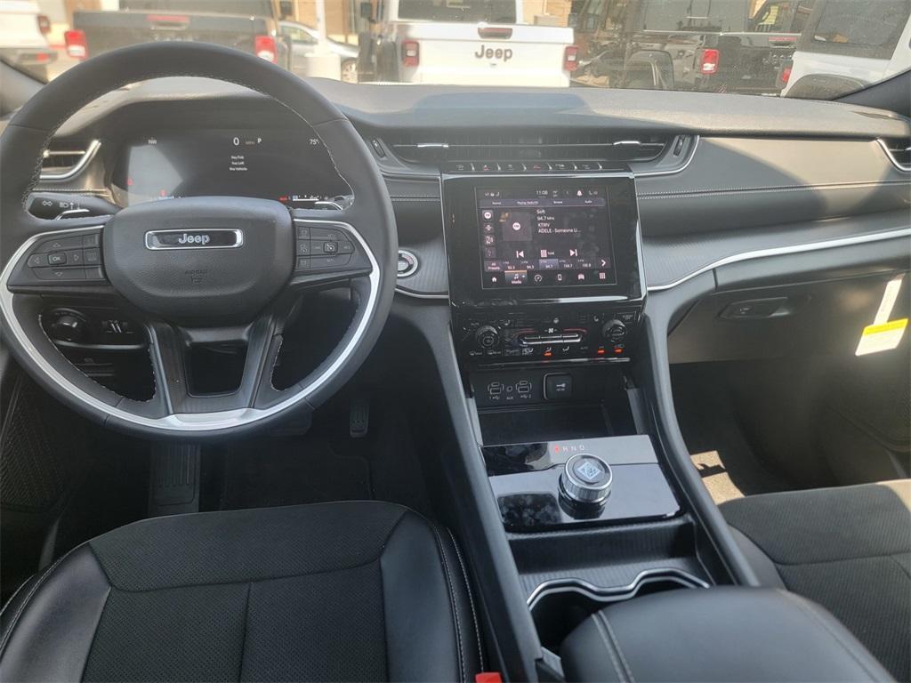 new 2025 Jeep Grand Cherokee L car, priced at $39,935