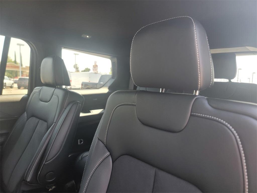 new 2025 Jeep Grand Cherokee L car, priced at $39,935