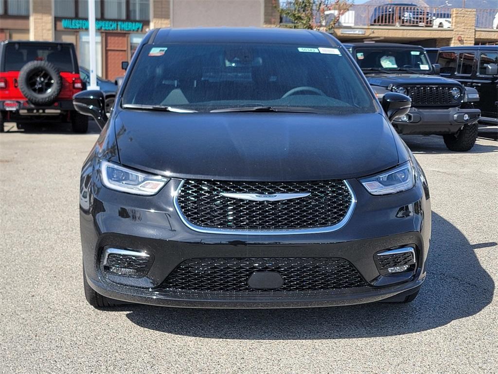 new 2025 Chrysler Pacifica Hybrid car, priced at $36,830