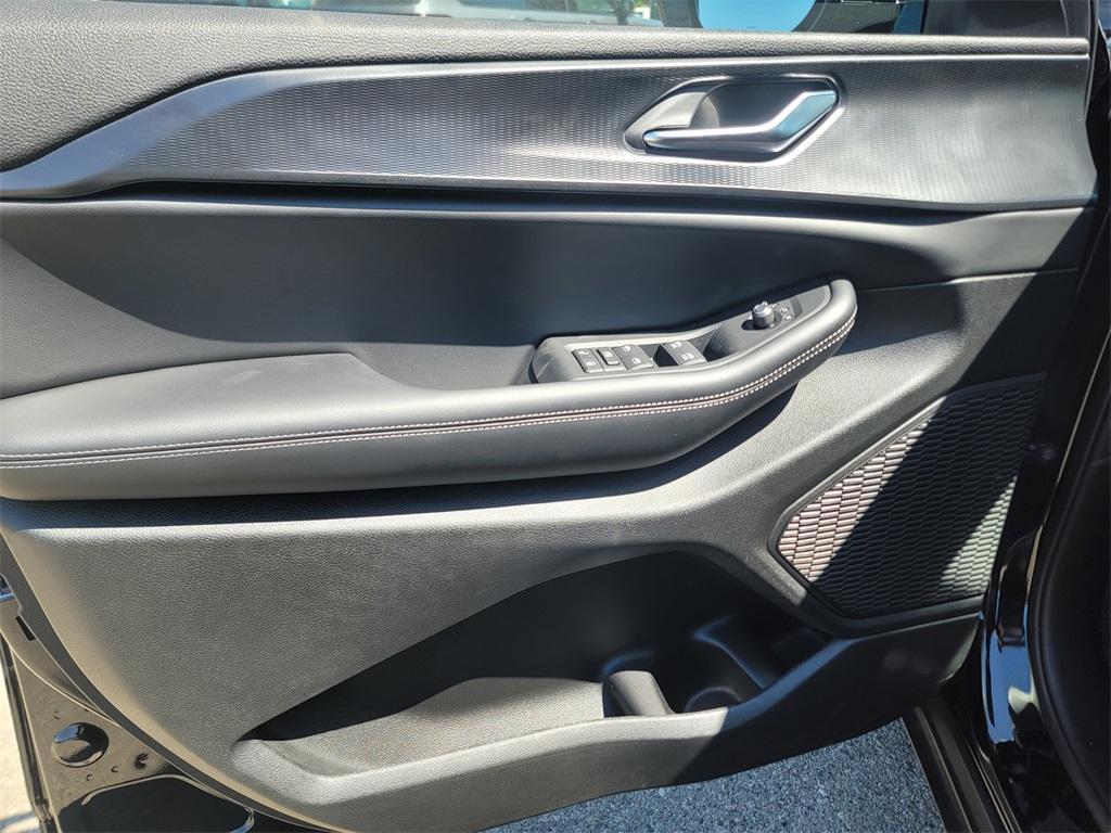 new 2025 Jeep Grand Cherokee L car, priced at $43,830