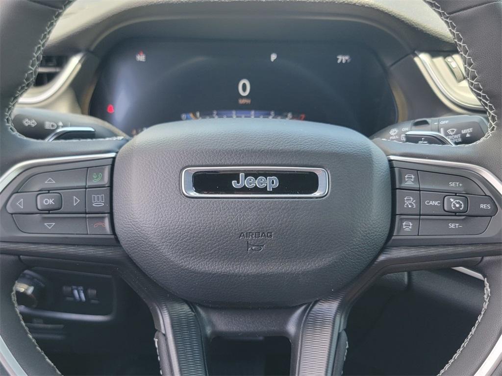 new 2025 Jeep Grand Cherokee car, priced at $43,679