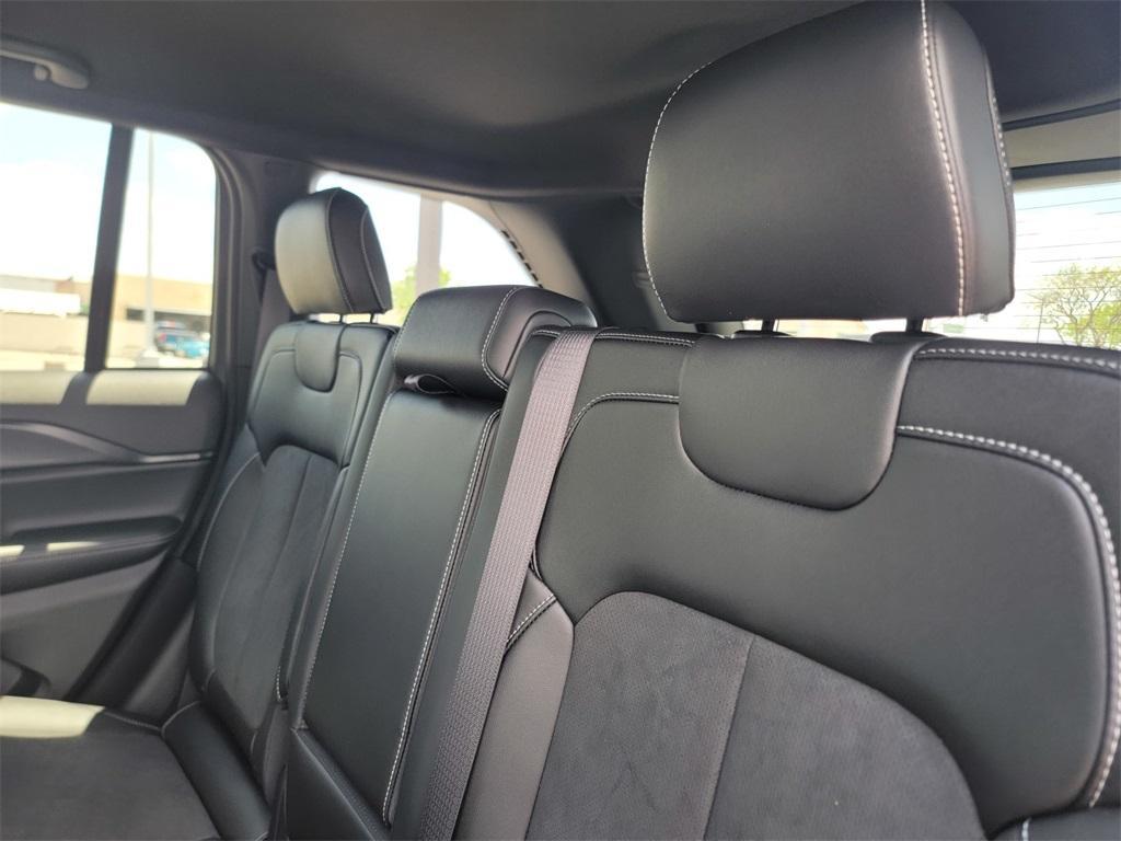new 2025 Jeep Grand Cherokee car, priced at $43,679