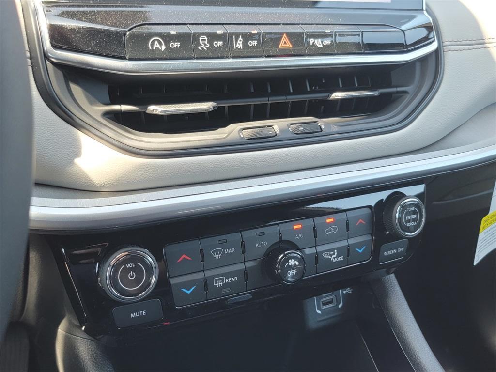 new 2025 Jeep Compass car, priced at $34,560