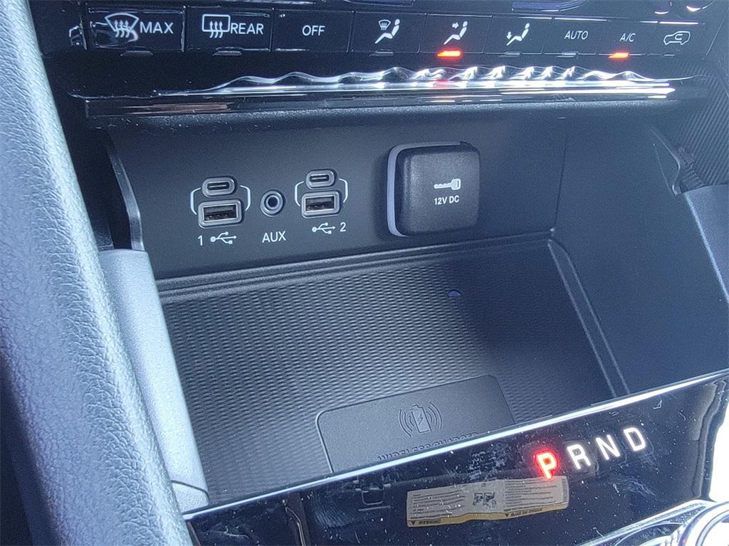 new 2025 Jeep Grand Cherokee car, priced at $40,735