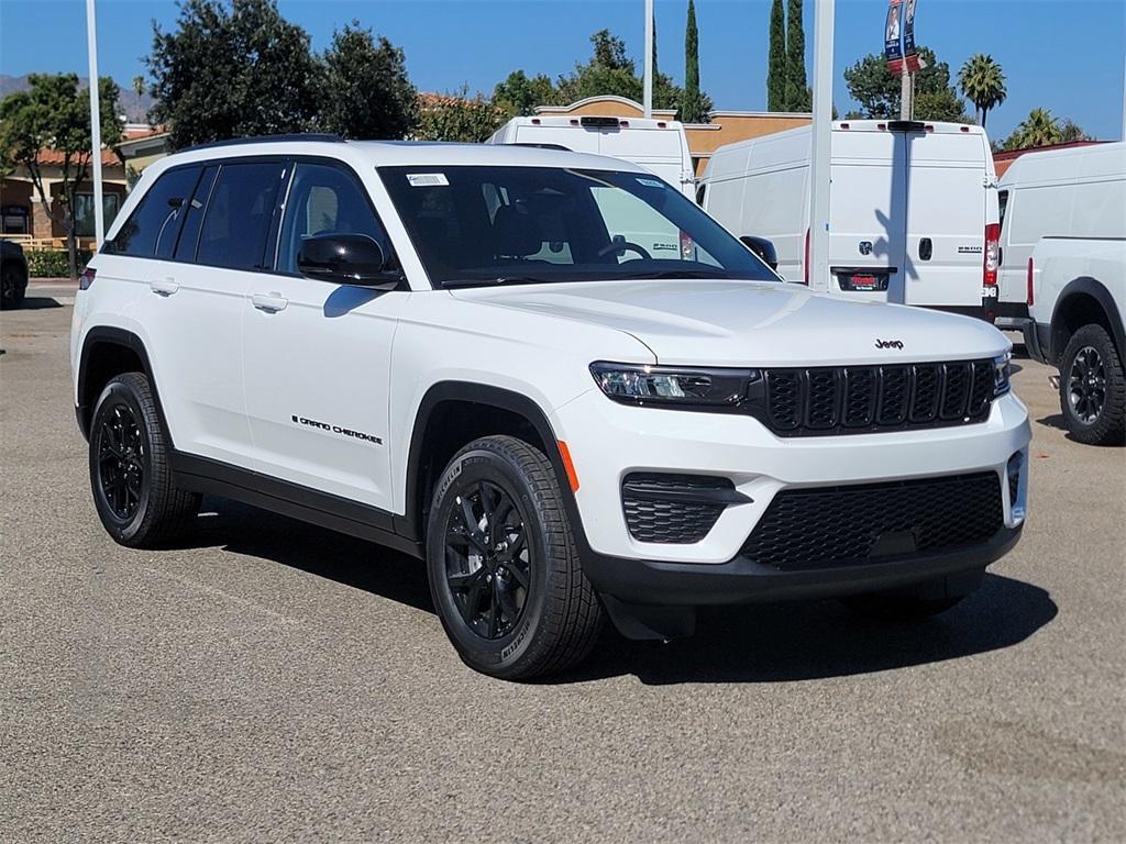new 2025 Jeep Grand Cherokee car, priced at $40,735