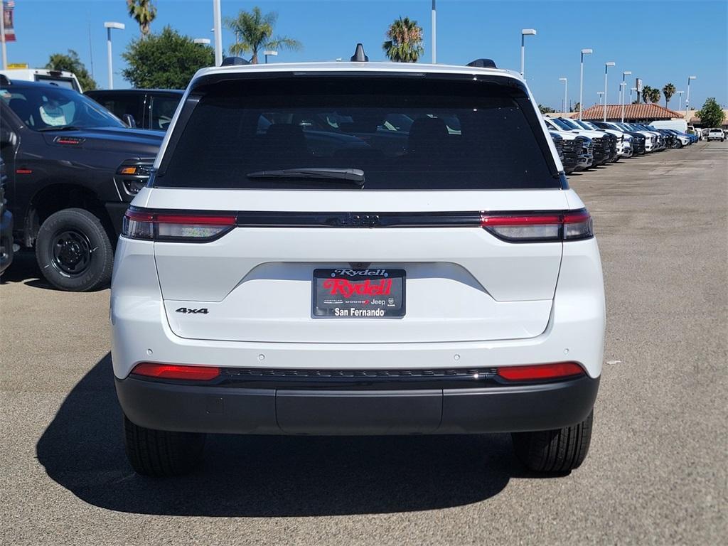 new 2025 Jeep Grand Cherokee car, priced at $40,735
